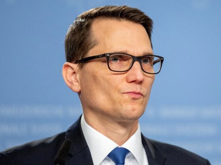 رئیس بانک ملی سوئیس: تعرفه‌های آمریکا می‌توانند ریسک‌های نزولی برای اقتصاد را افزایش دهند.